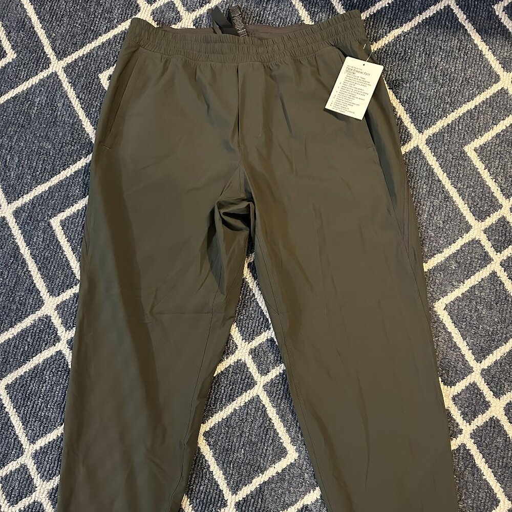 Mens Pacebreaker Pant Size L in Green NWT